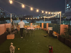 Pet-friendly rooftop right by the subway stat 17th image
