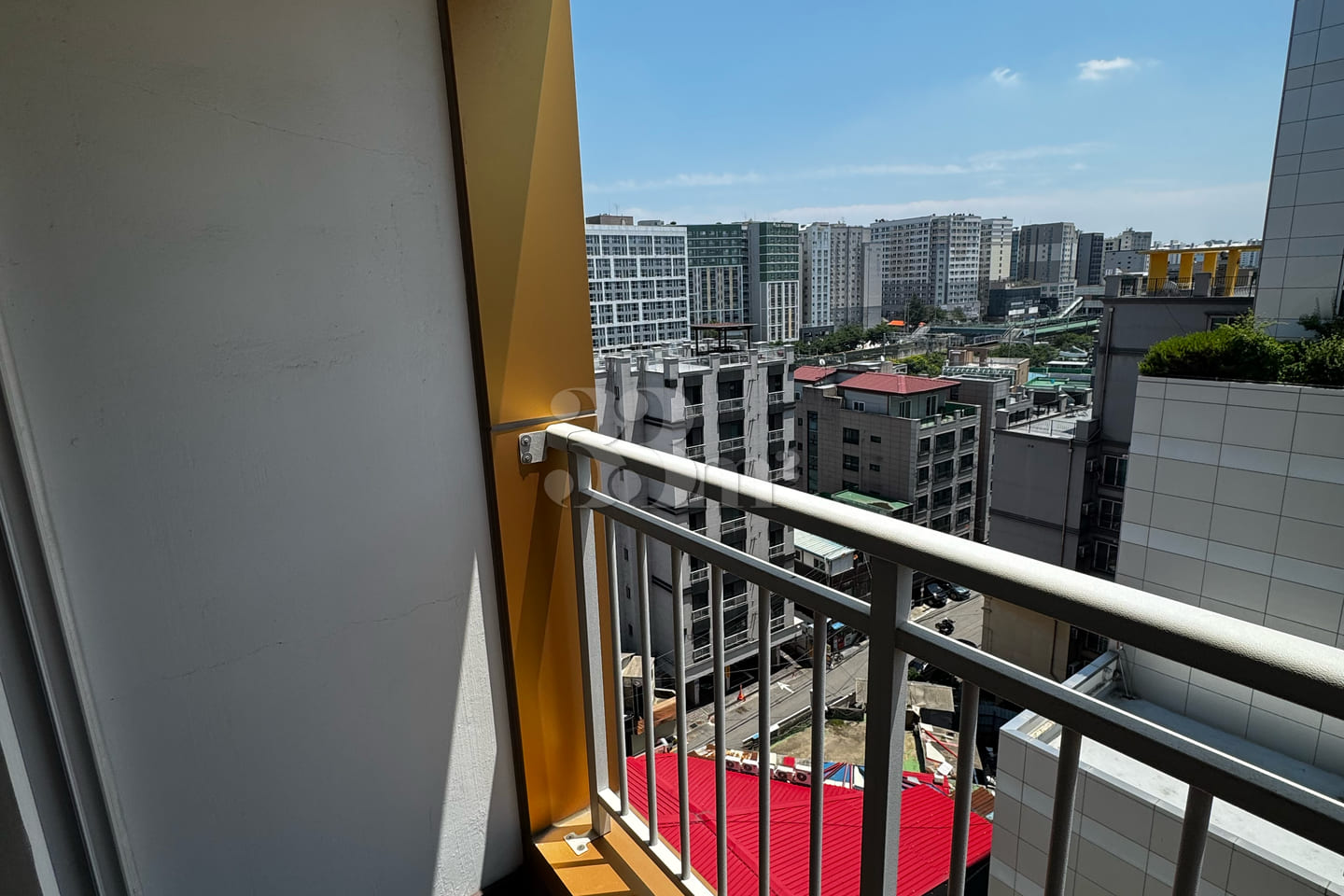 Terrace-style studio apartment near Songtan S 4th image