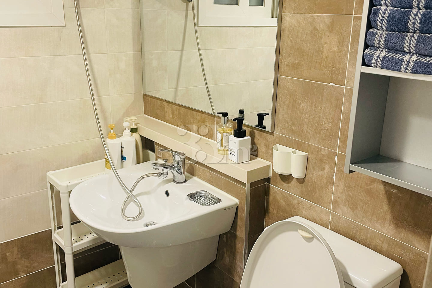 Cozy, newly built studio apartment with a sep 14th image