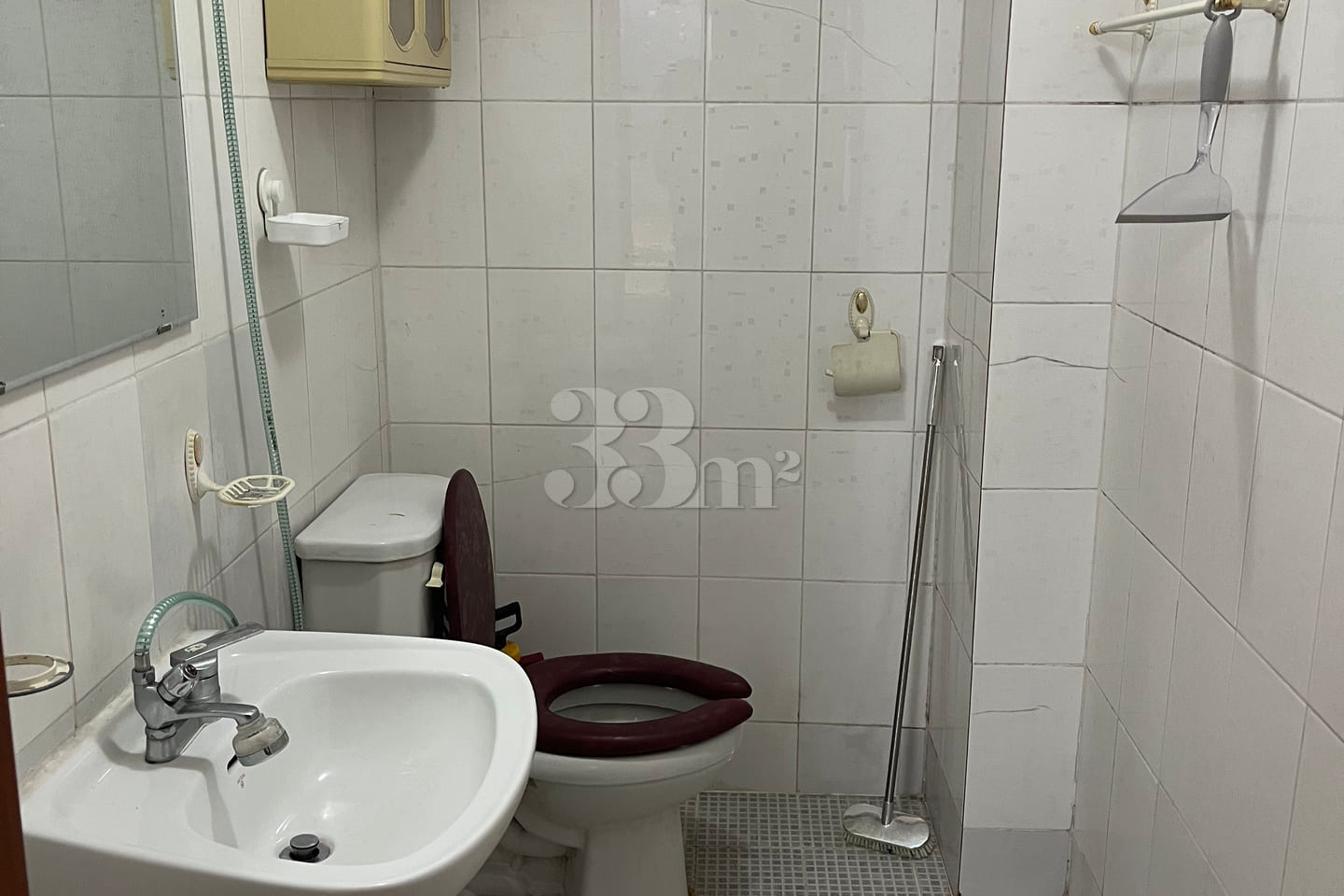 Room 105 5th image