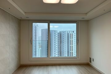 Newly built 24-pyeong apartment in Juan