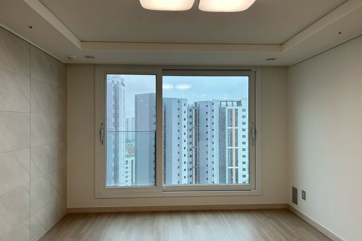 Newly built 24-pyeong apartment in Juan 0th image