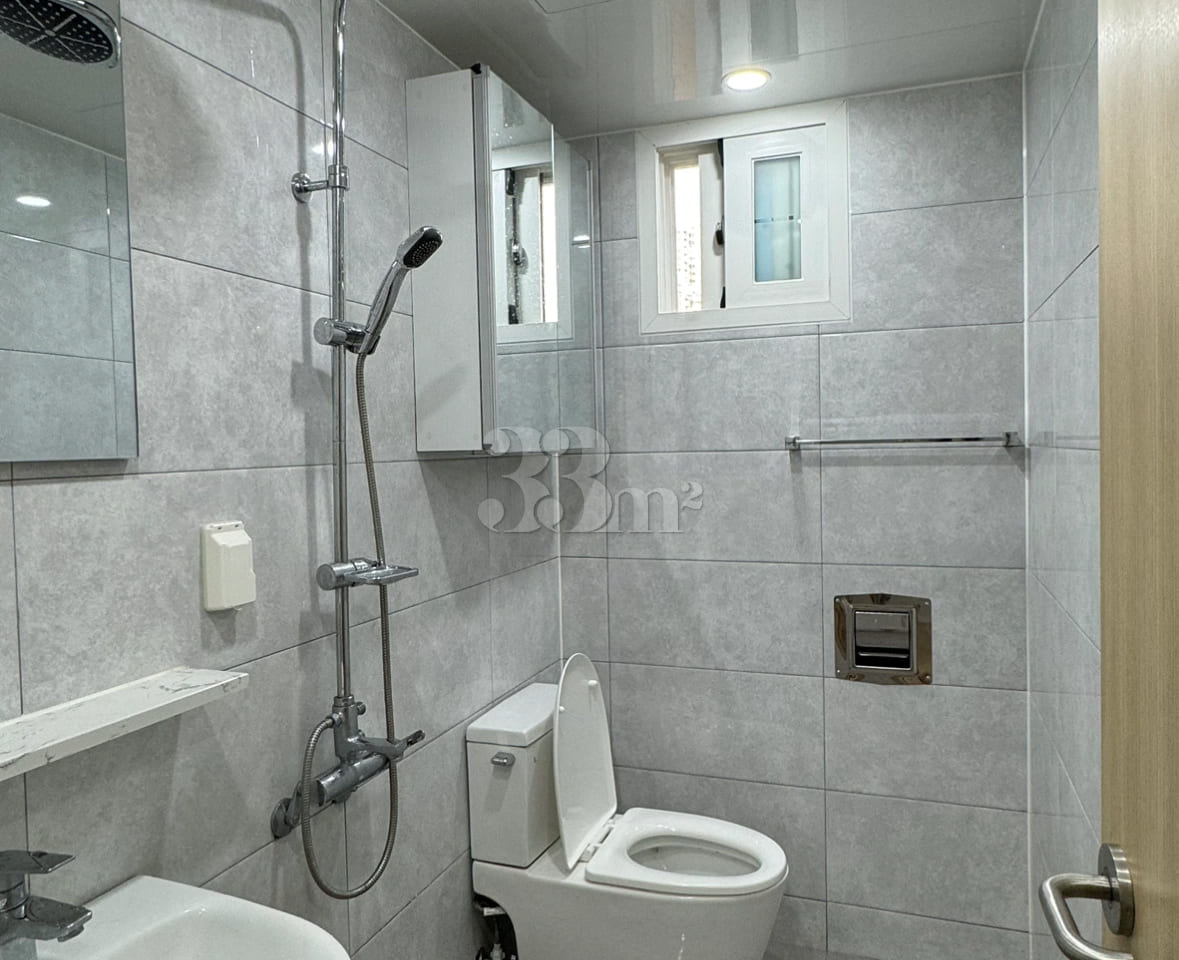 Newly built property with excellent interior  7th image