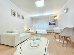 Walking distance to Gangnam Station and Yeoks 4th image