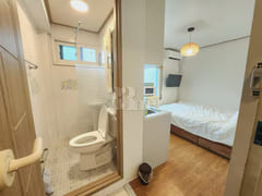 1 minute from Sinchon Station, Ewha Womans Un 2th image