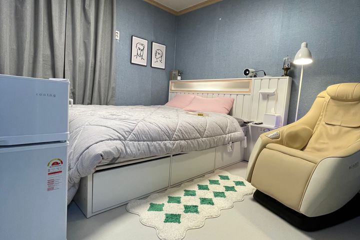 Room 105 / Spacious Room / Long-term Room 8th image