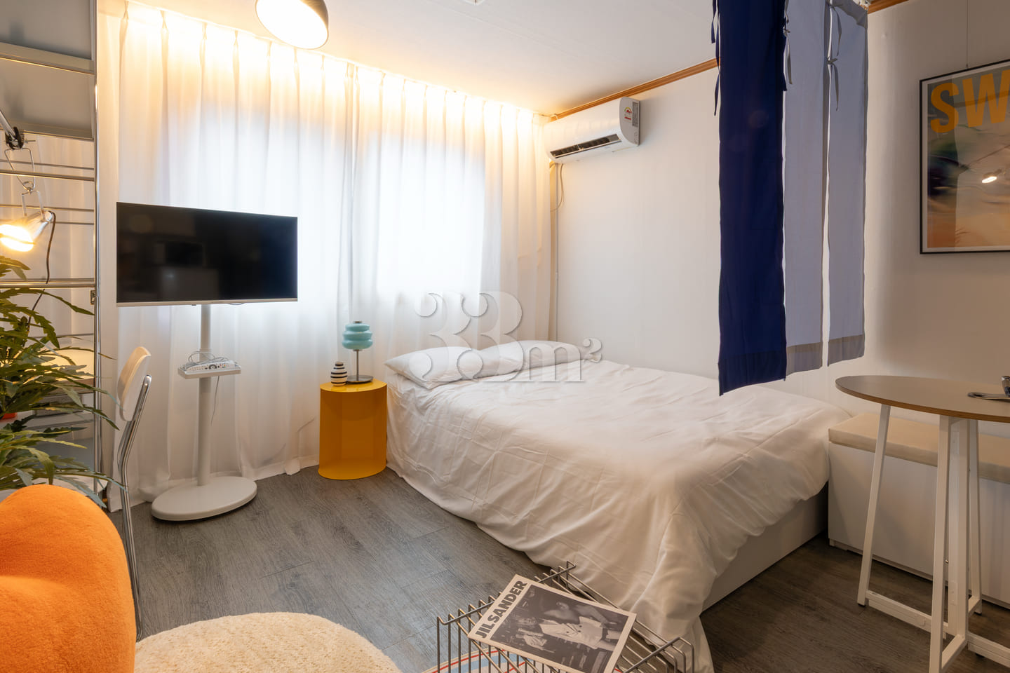 A studio apartment with a great vibe near Hon 7th image