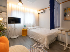 A studio apartment with a great vibe near Hon 7th image