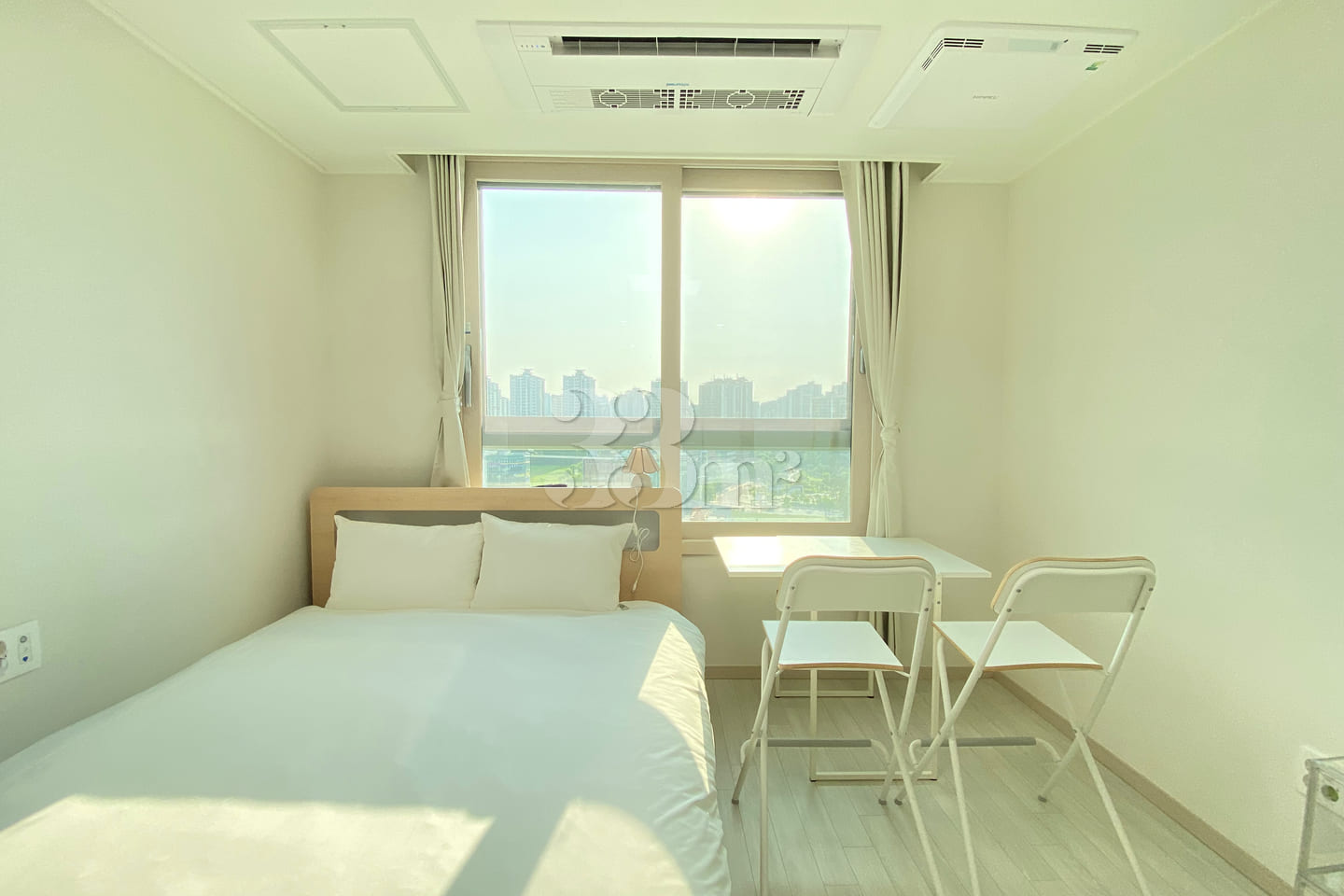 Newly built studio apartment, 3 minutes from  2th image