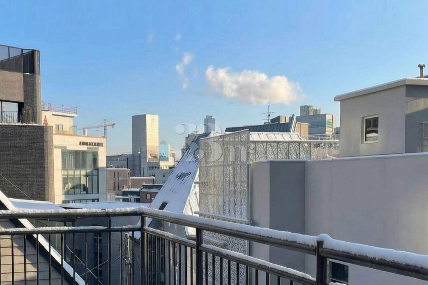 Spacious studio near Hapjeong and Hongdae sta 5th image