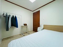 Small Rest (Women-only, Single Occupancy) 1th image