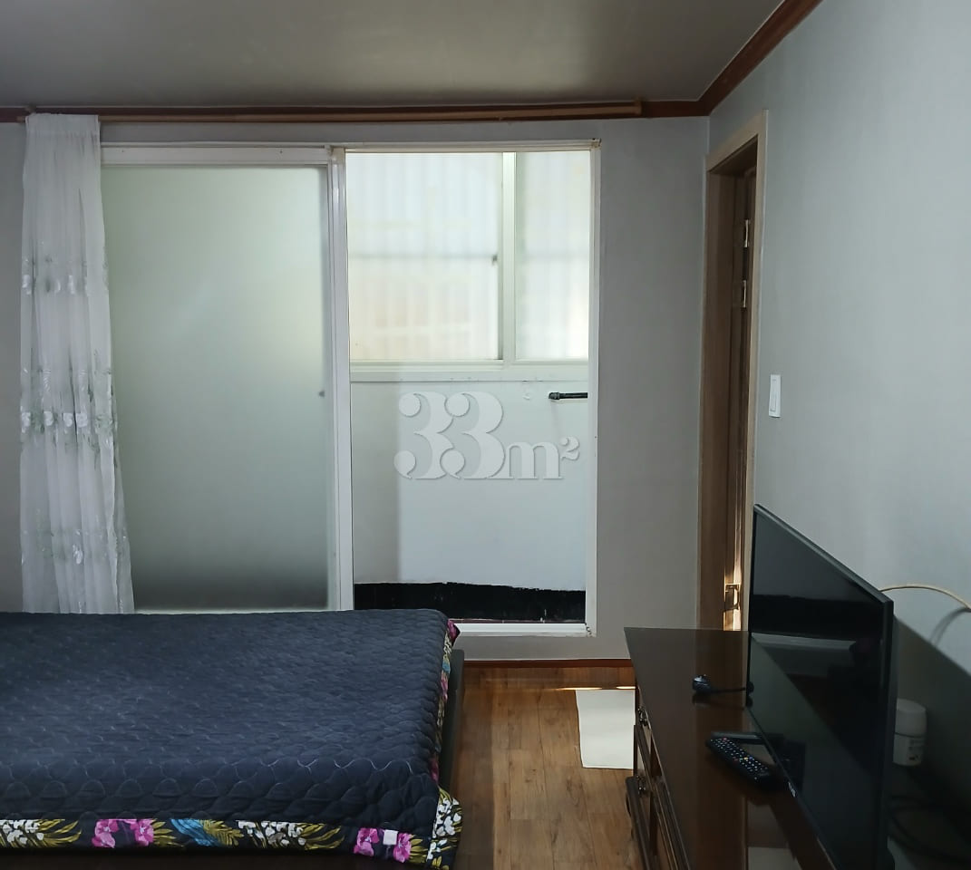 Studio apartment with a large veranda next to 7th image