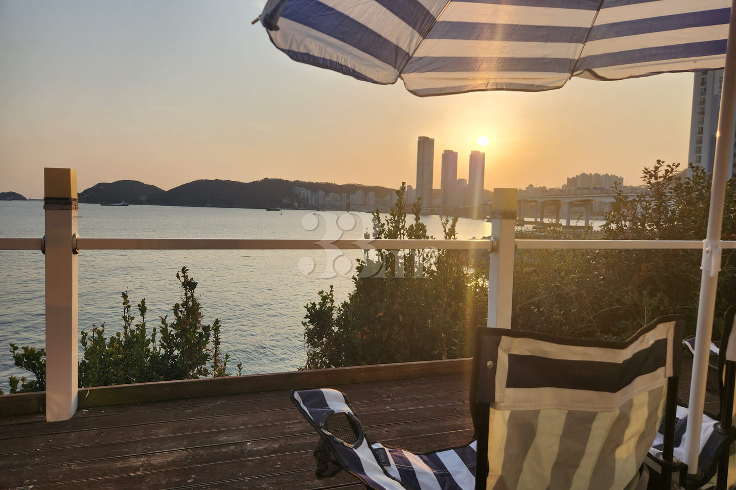 Terrace with a View of the Busan Sea Through  8th image