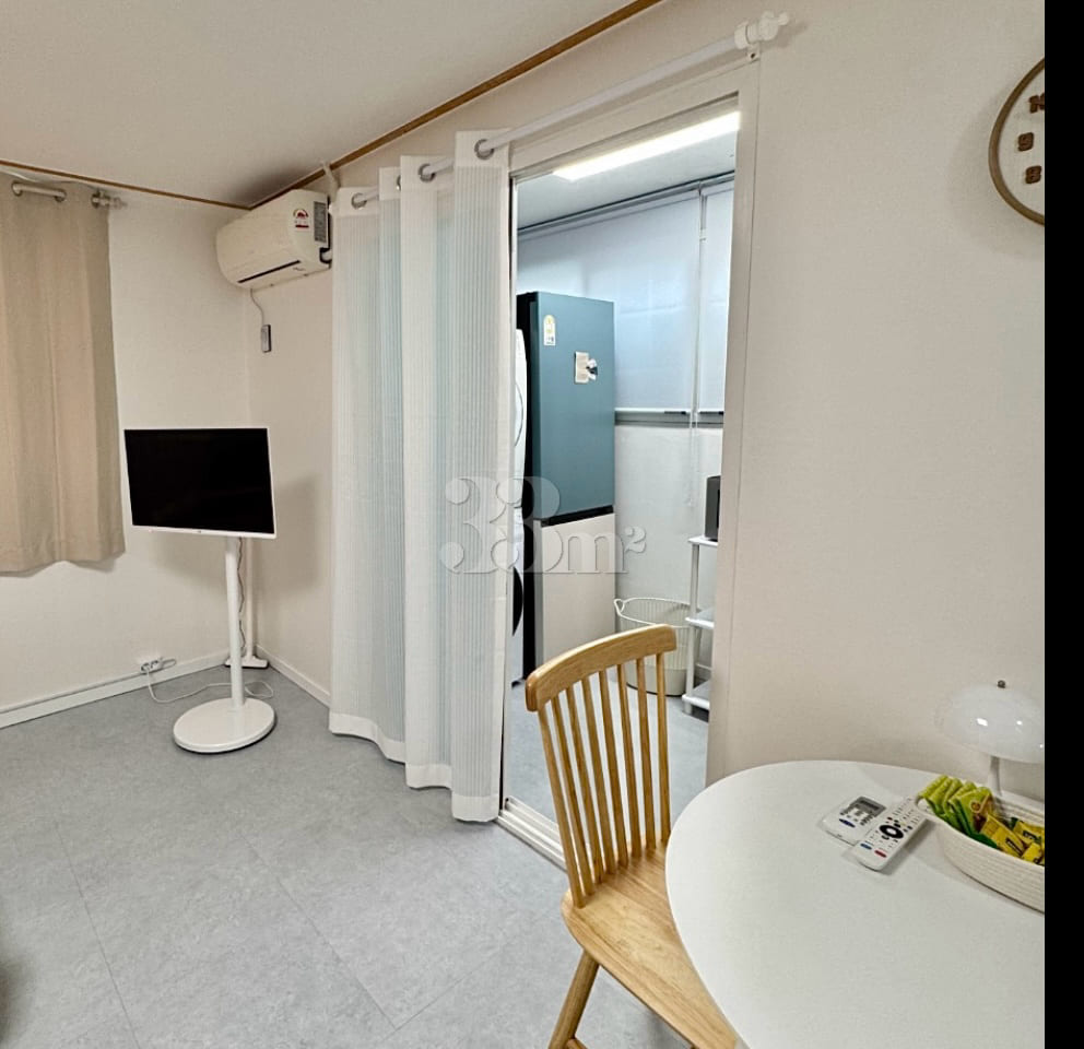 Maison Hyeonchungno Station, Unit 303 9th image