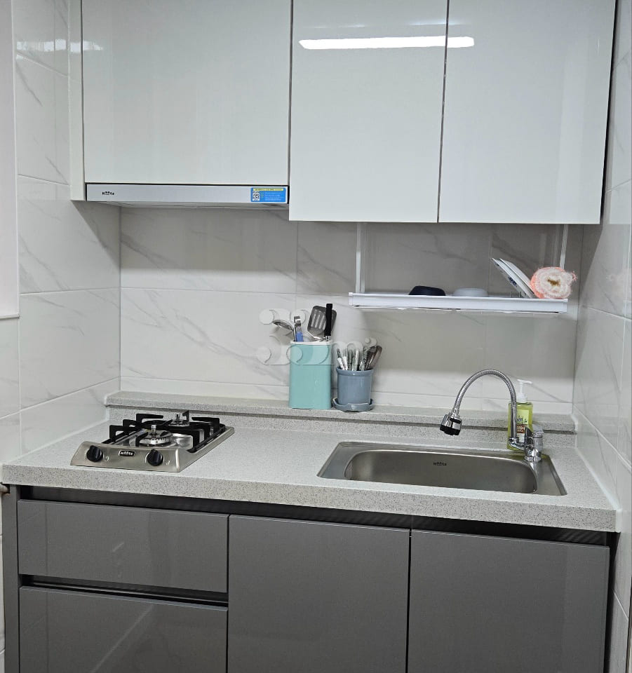 A studio apartment you'll want to stay in 5th image