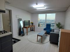 Three-room apartment in Junggok-dong with par 2th image
