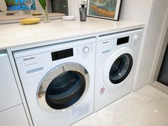 Newly built suite near Cheongdam Intersection 15th image