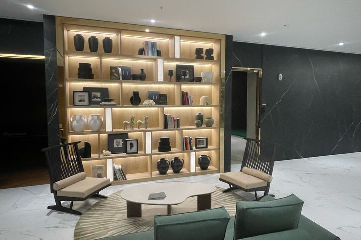 Newly built suite near Cheongdam Intersection 17th image