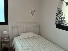 Pleasant, fully-furnished studio apartment ne 9th image