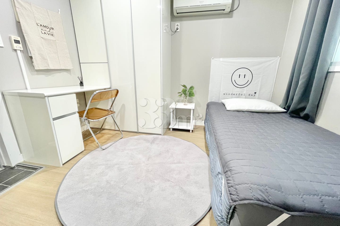 Newly remodeled white-toned room 1th image