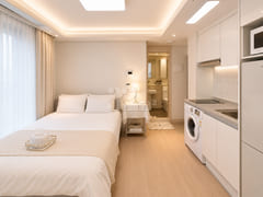 Cozy, fully-furnished apartment on Line 2 2th image