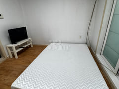 Studio apartment in a quiet residential area. 2th image
