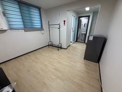 Room a 6-minute walk from Songtan Station 1th image