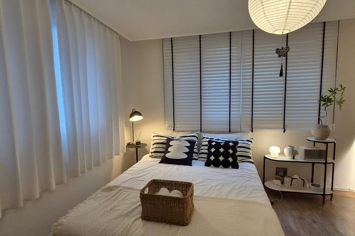 3 minutes from Cheongdam Station / Pleasant t 17th image