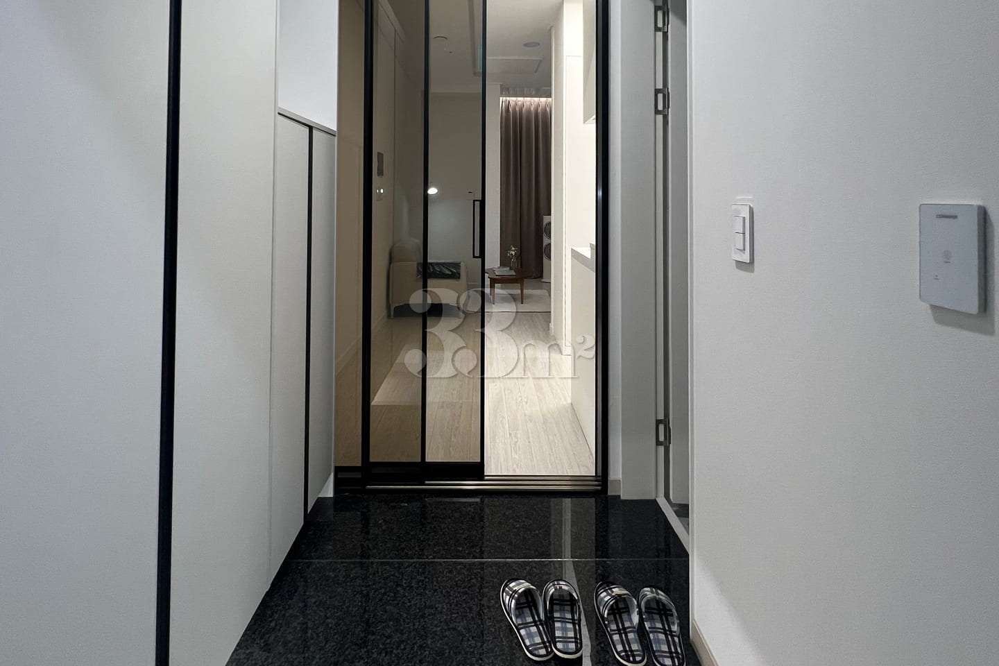 J2๐Fully-furnished Studio Apartment with a G 0th image