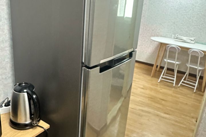Two rooms, sleeps 4 or more. 0th image