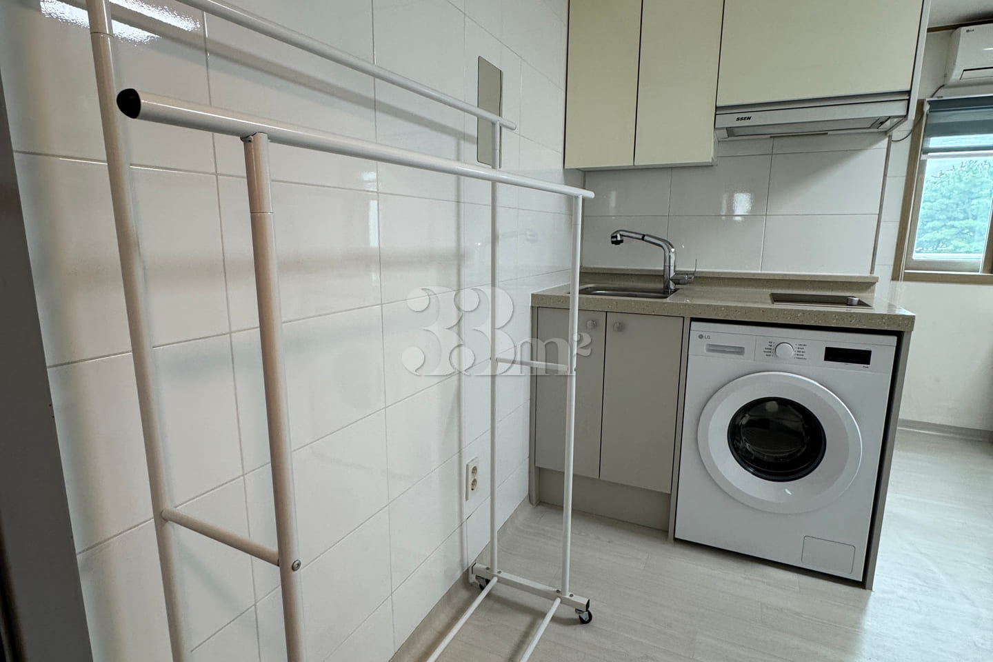 Studio apartment with a terrace near the back 7th image