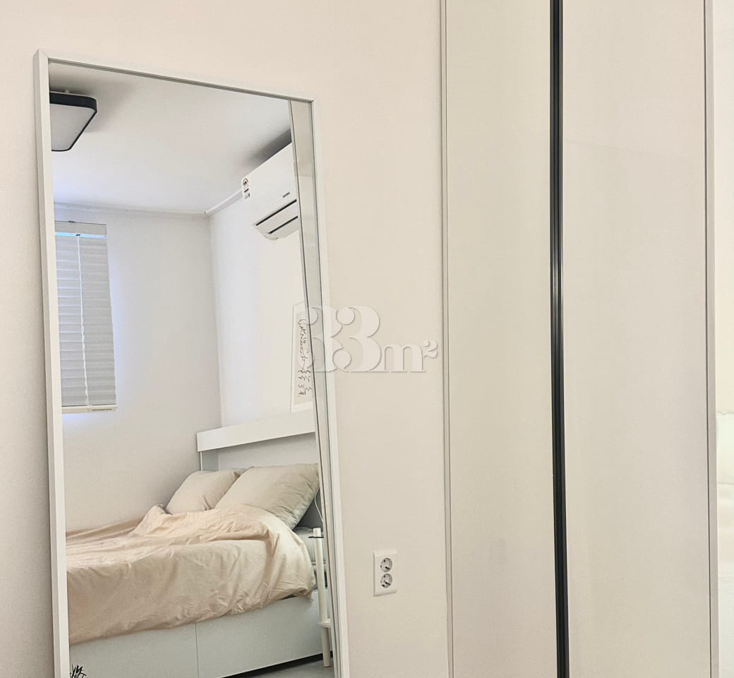 3rd floor, 1.5-room apartment, 3 minutes from 10th image