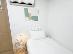 Walking distance: 3 minutes to Sinchon, 9 min 2th image