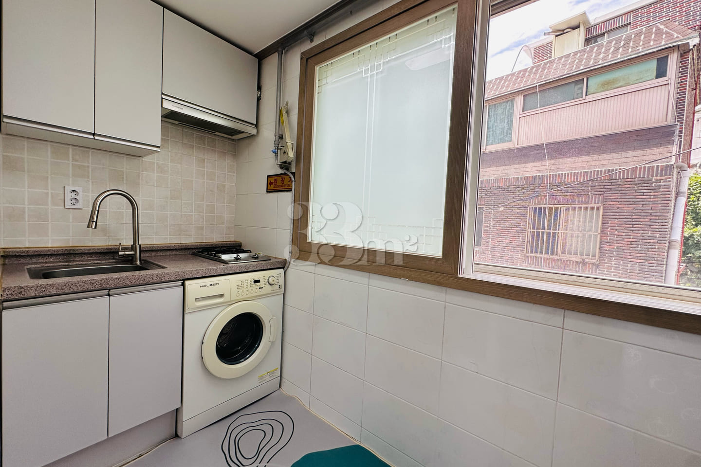Fully furnished studio apartment near the cen 8th image