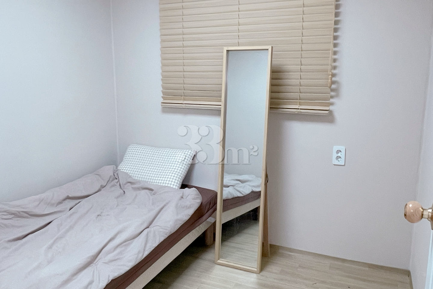 Fully furnished two-room unit, 1 minute from  2th image