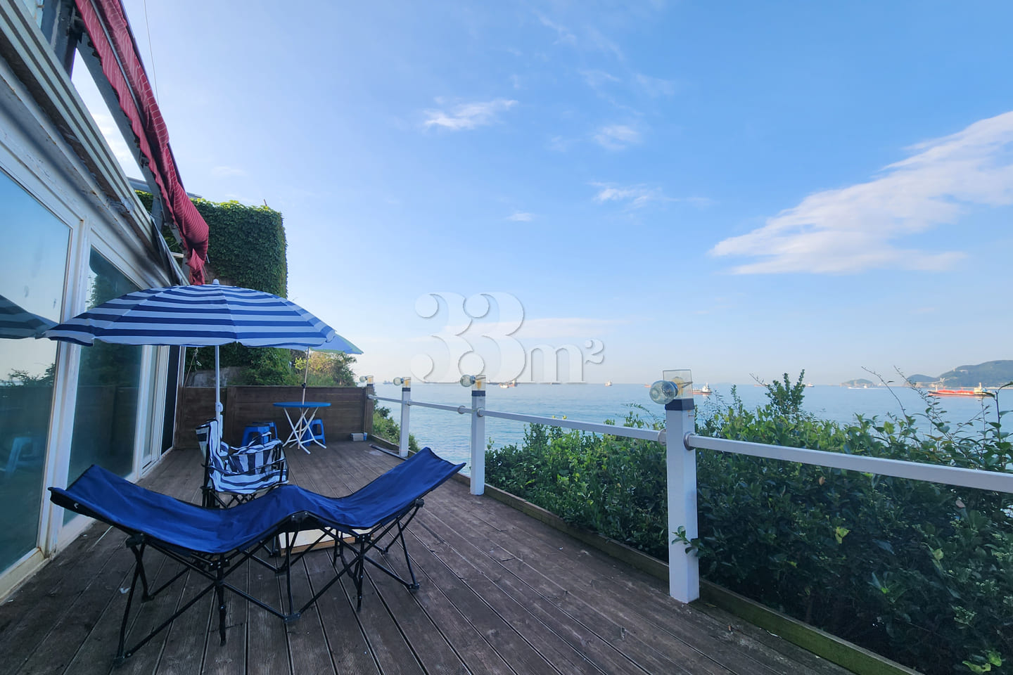 Terrace with a View of the Busan Sea Through 7th image