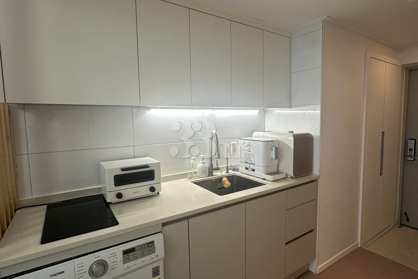 Gangnam Station Studio with Loft and City Vie 3th image