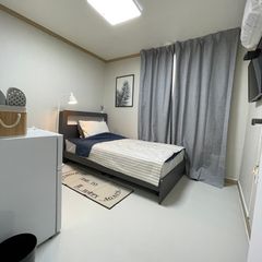 Room 103/Privacy Room Unit Image