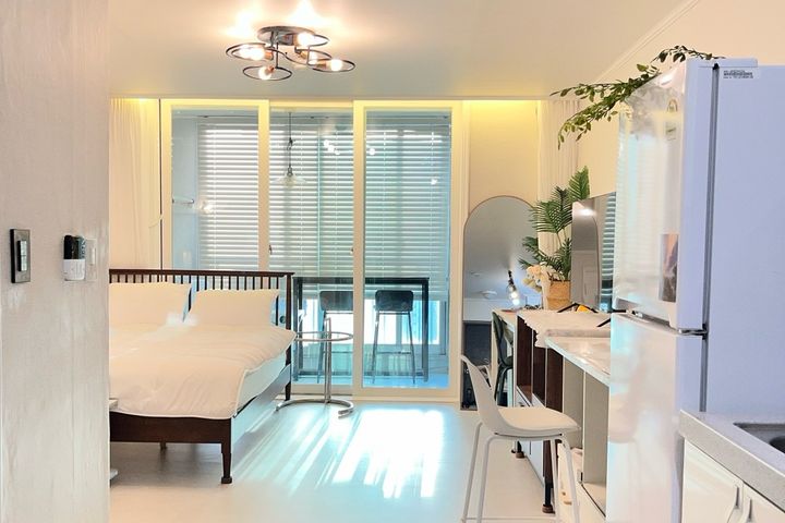 Fully furnished unit near Hyosung Hospital & 2th image