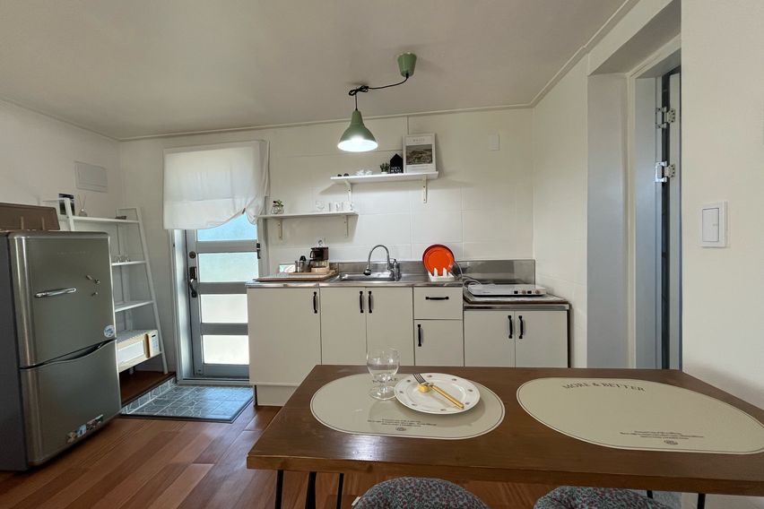 법환포구 돌담집 밖거리