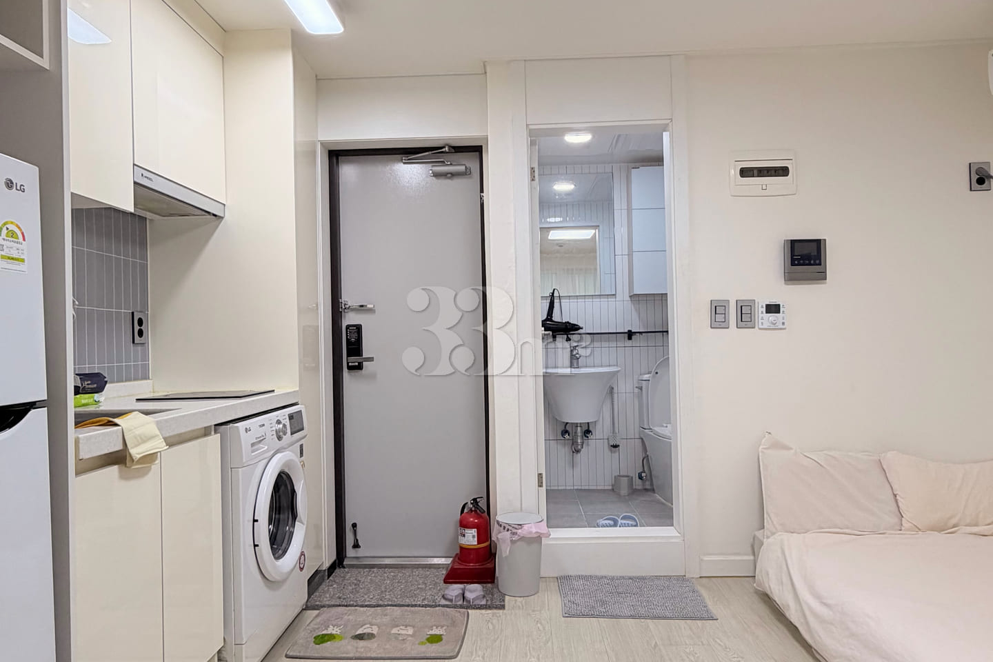 Clean home in Sindaebang 11th image