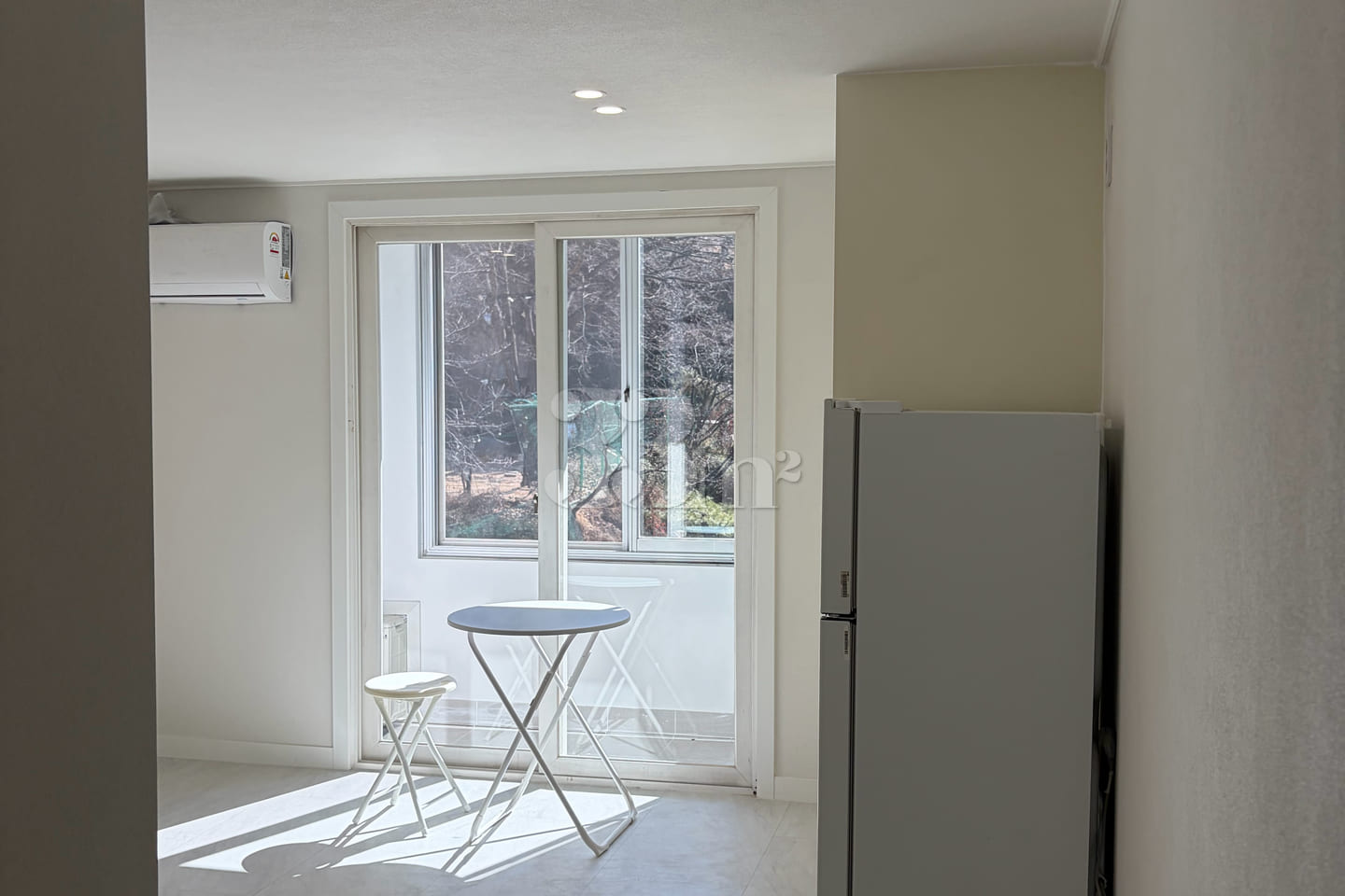 A room with a view. 2th image