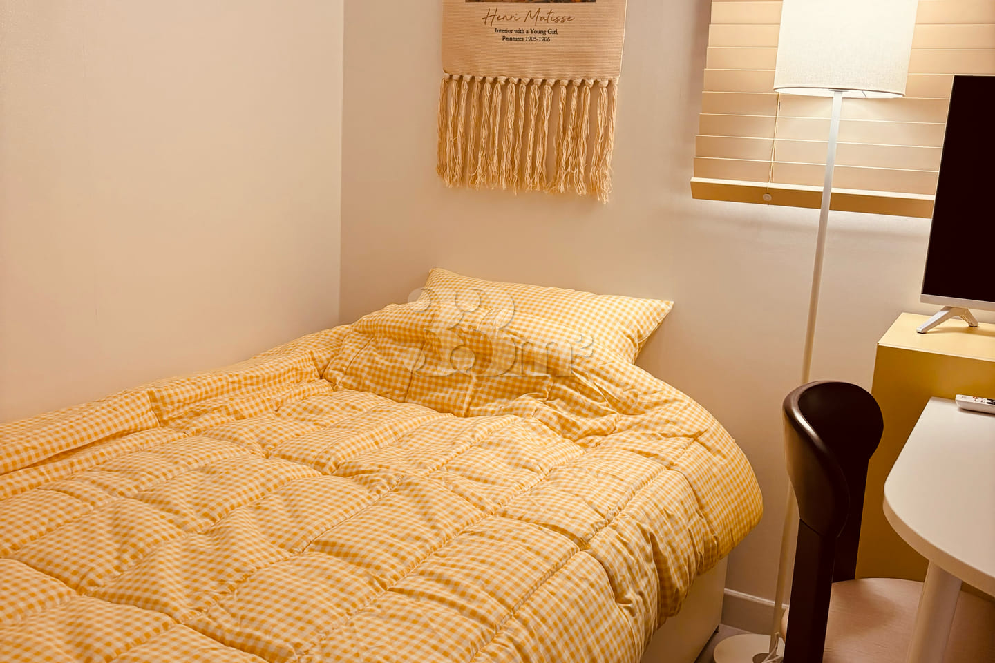 New studio apartment on the 1.5th floor near  9th image