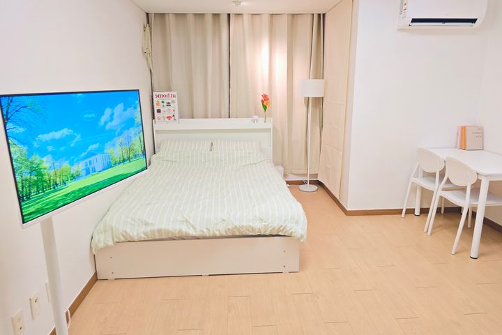 Gangnam Station, 3-minute walk, fully furnish 0th image