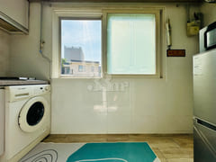 Women-only, fully furnished apartment near th 6th image