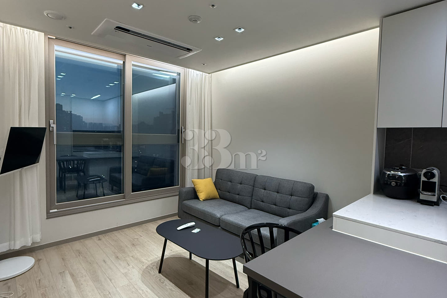 Modern & Clean 4th image