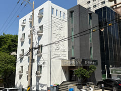 Fully furnished 3-room unit near Juan Station 13th image
