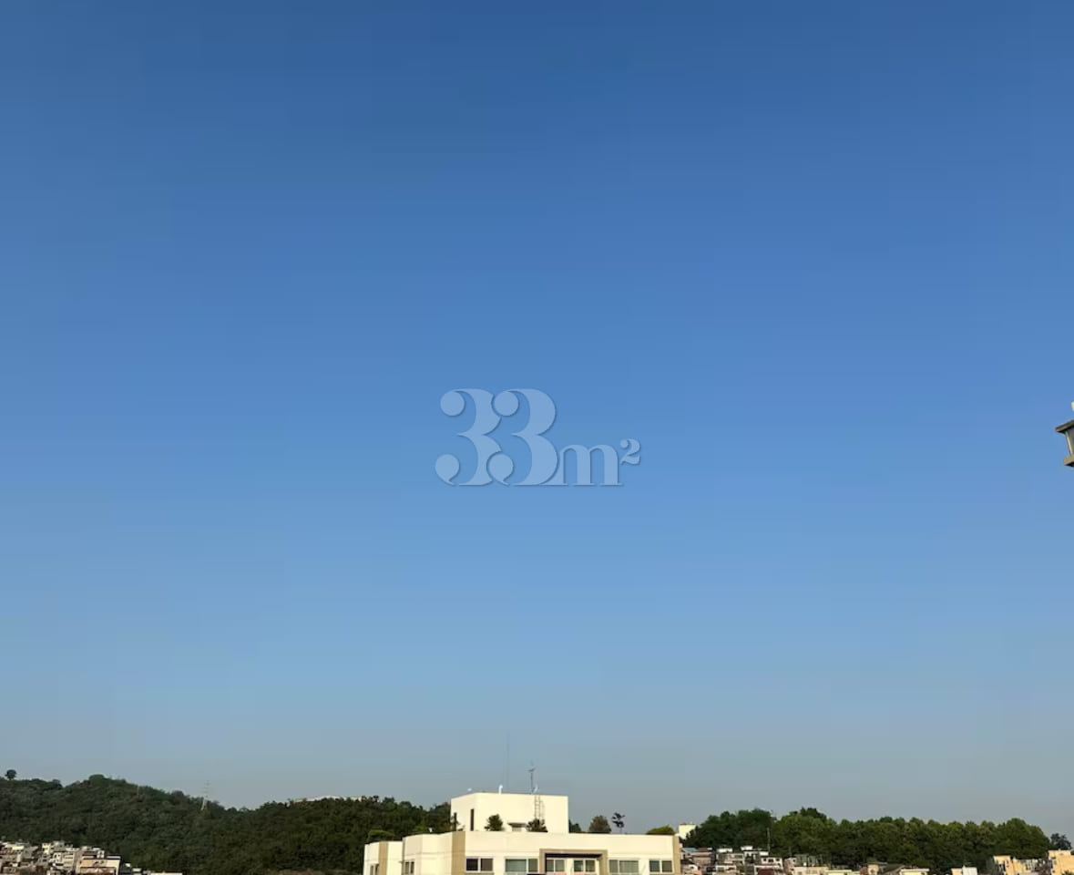 Located just 10 seconds from Achasan Station. 11th image