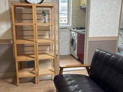 Large studio apartment near the subway statio 1th image