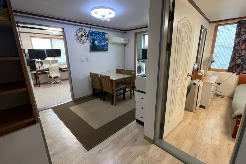 Amistad Two-Room 7th image